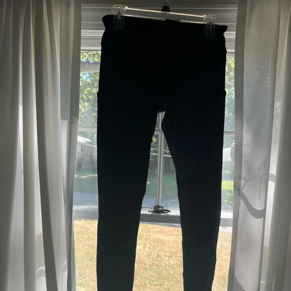 Full length navy blue Lululemon leggings w/ pockets - Picture 3 of 7